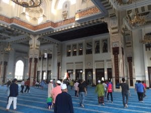 Amalan solat di masjid