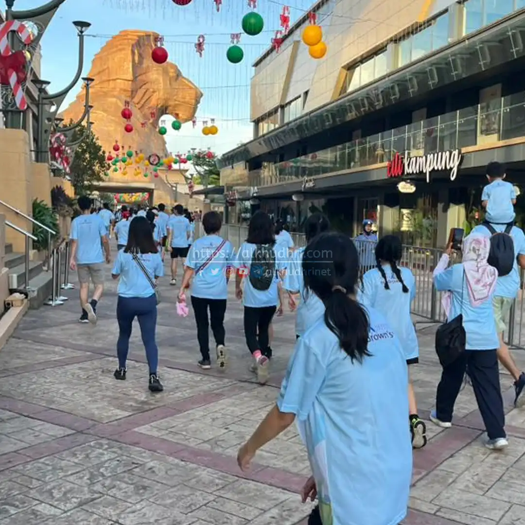 20251207 eco brown urban walk 1